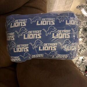 2 Lions Blue Pillows